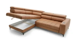 Nowoczesna sofa Baggio w jasnoszarym kolorze w stylowym salonie