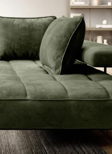 Stylowa sofa Montella L2 w jasnym kolorze na białym tle, nowoczesny design do salonu