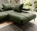Nowoczesna sofa Montella XL6 w jasnoszarym kolorze na tle minimalistycznego wnętrza