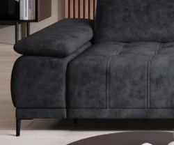 Nowoczesna sofa tapicerowana Focus Mini w jasnym salonie z drewnianą podłogą