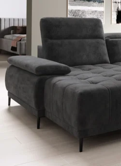 Nowoczesna szara sofa tapicerowana Focus XL w stylowym wnętrzu salonu