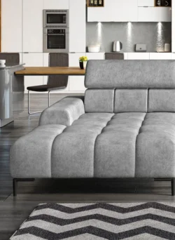 Stylowa sofa Plaza Mini w nowoczesnym wnętrzu, dostępna w sklepie Meble Wawrzyniak