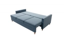 Stylowa sofa Bragi w nowoczesnym salonie z jasnymi ścianami i drewnianą podłogą