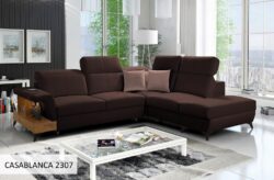 Narożnik nierozkładany Belutti VII w tkaninie Casablanca-2301 z czarnymi metalowymi nóżkami i regulowanymi zagłówkami