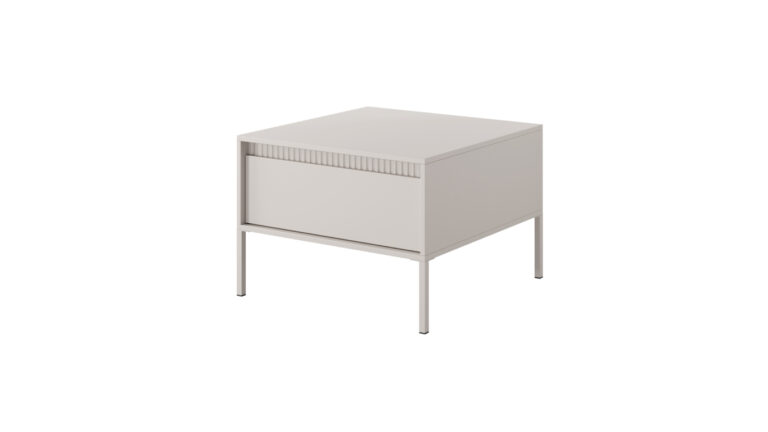 Stolik kawowy Senso w czarnym kolorze z ryflowanymi frontami i metalowymi nogami na jasnym tle